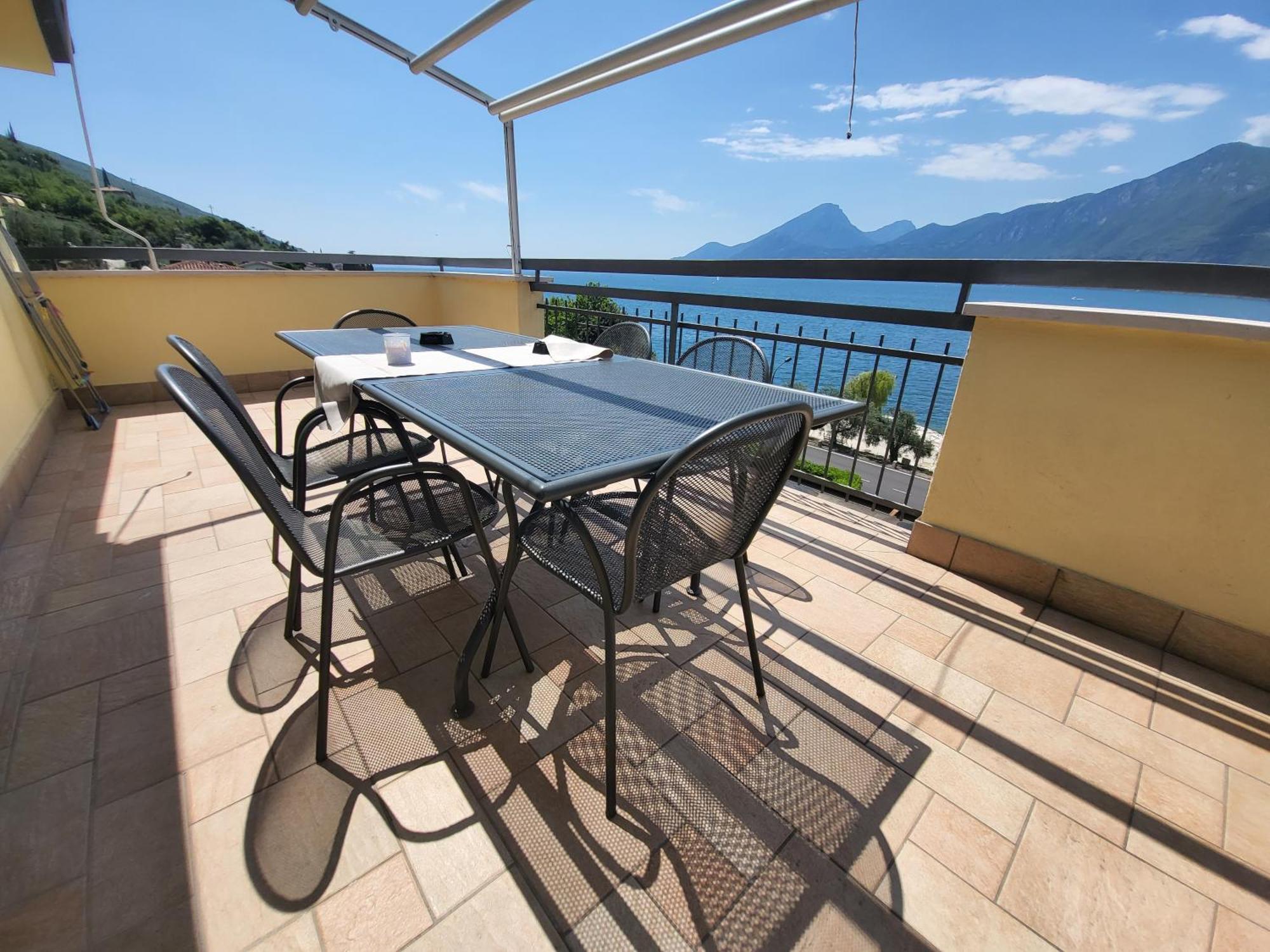 Penthouse Casa Alkea Masse Lake View Brenzone sul Garda Luaran gambar