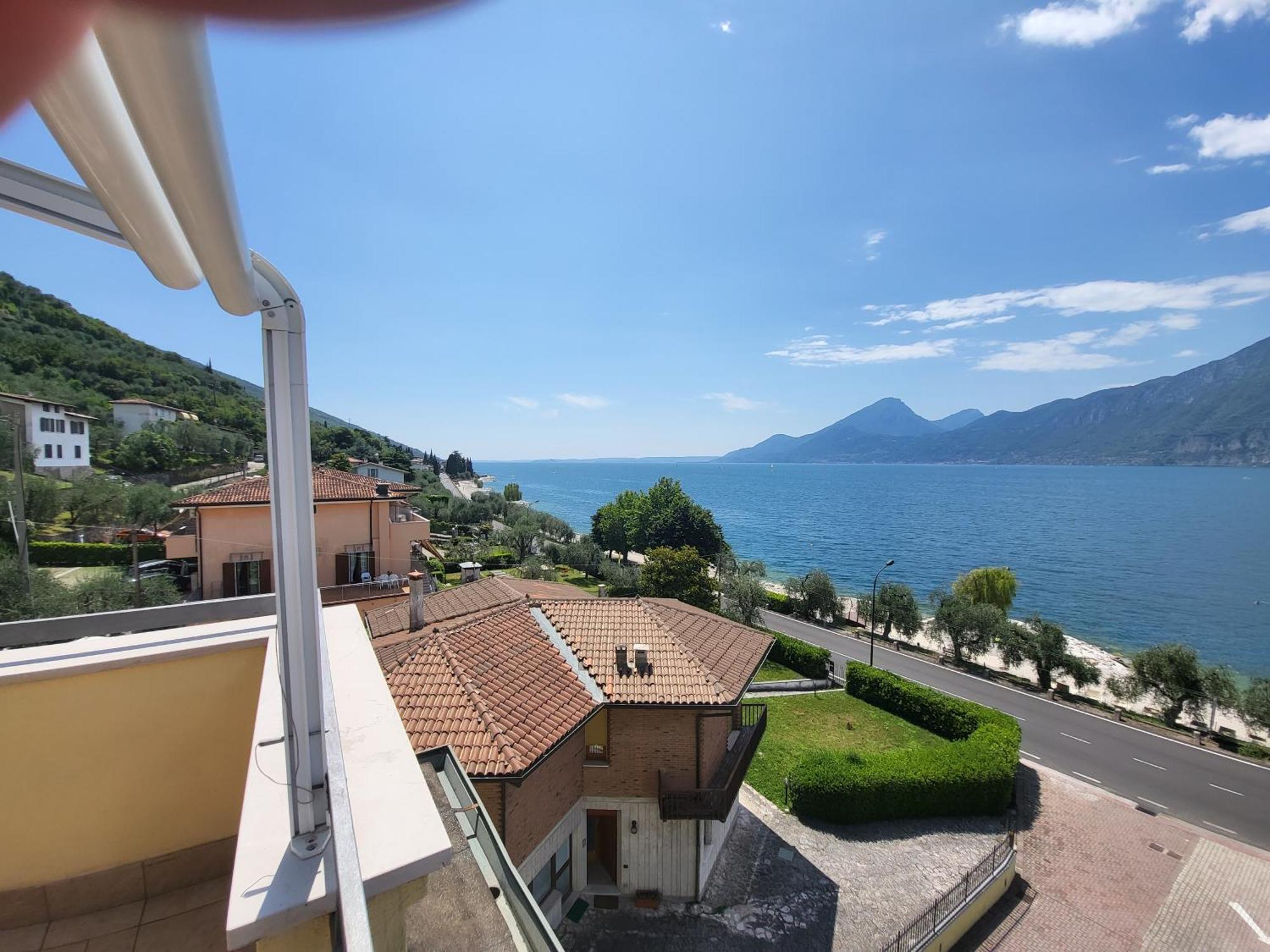 Penthouse Casa Alkea Masse Lake View Brenzone sul Garda Luaran gambar