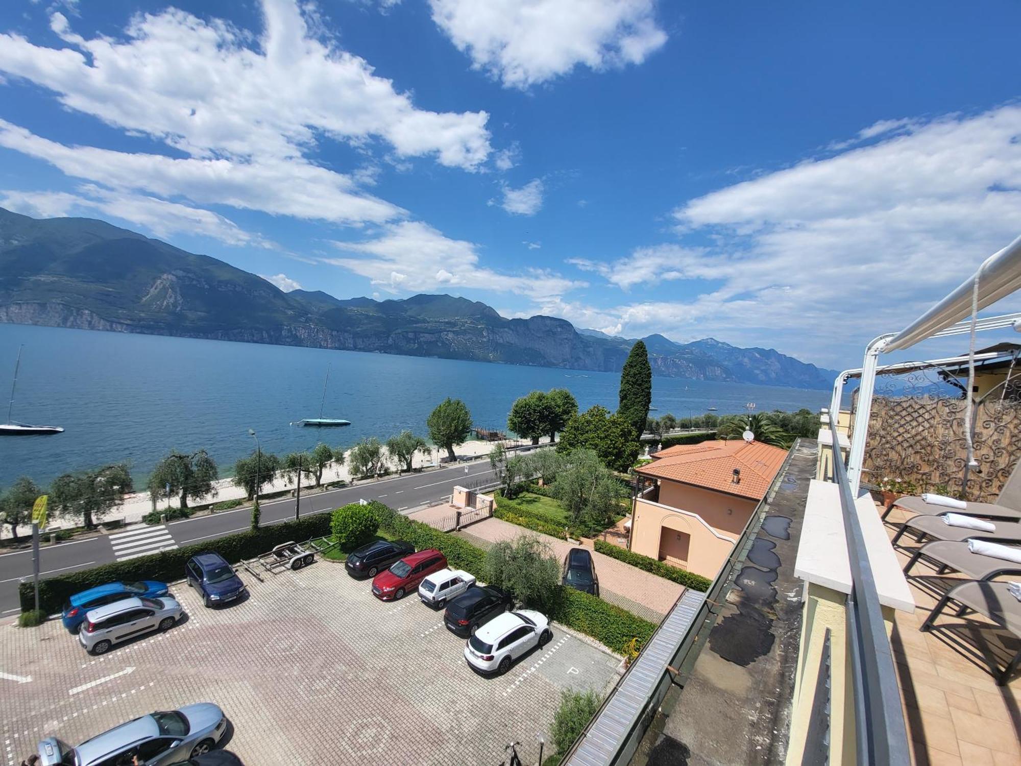 Penthouse Casa Alkea Masse Lake View Brenzone sul Garda Luaran gambar