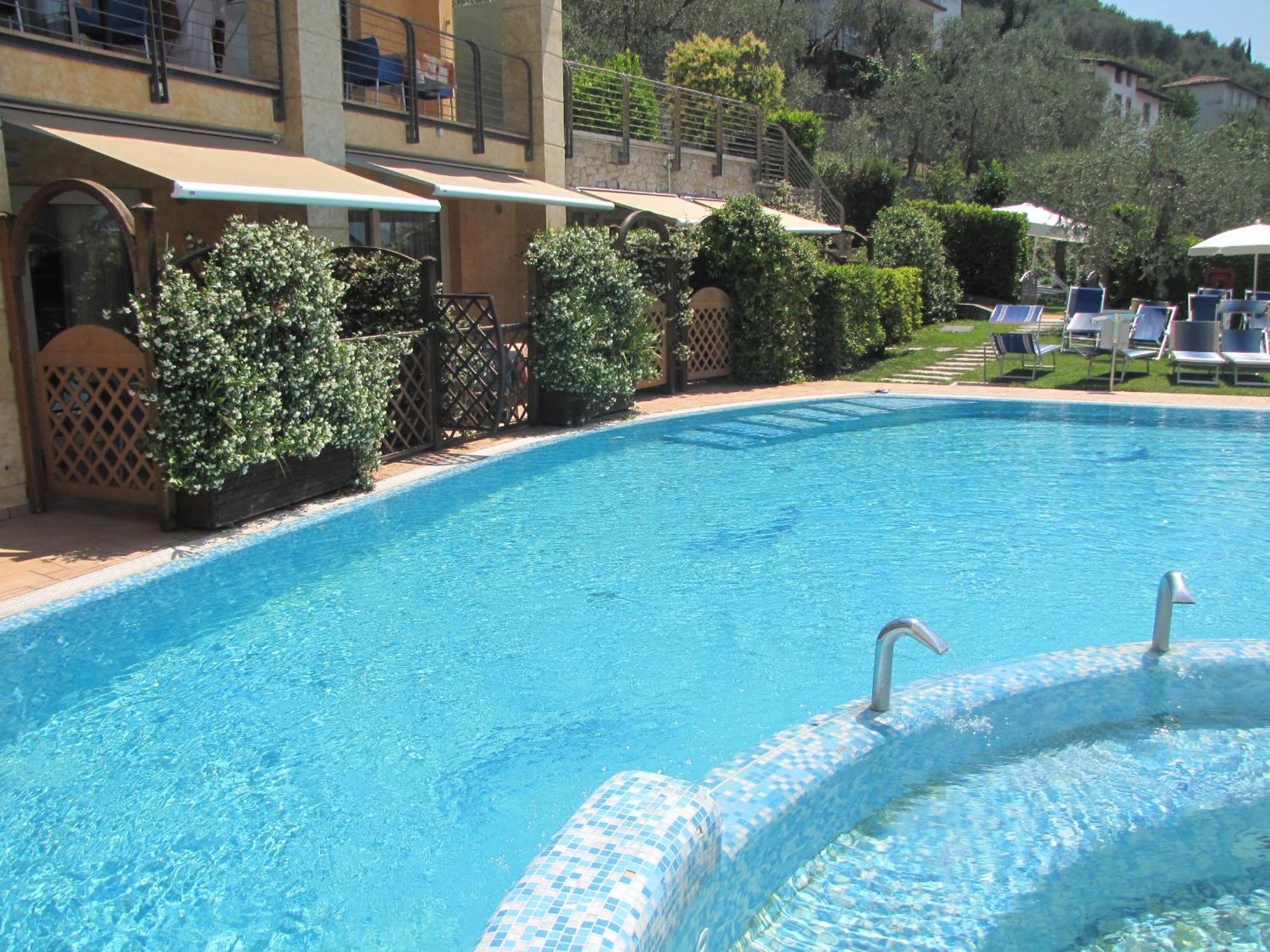 Penthouse Casa Alkea Masse Lake View Brenzone sul Garda Luaran gambar