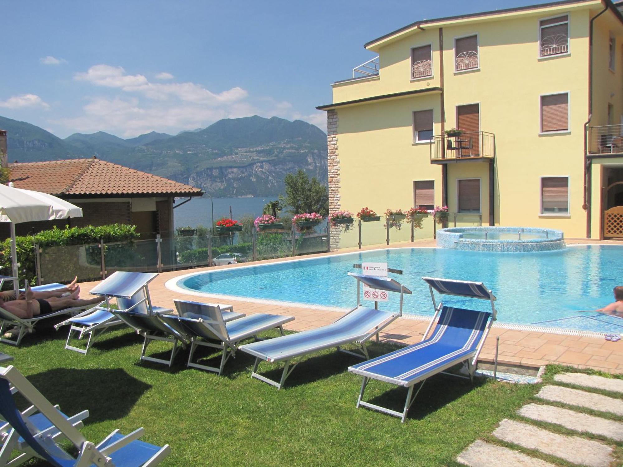 Penthouse Casa Alkea Masse Lake View Brenzone sul Garda Luaran gambar
