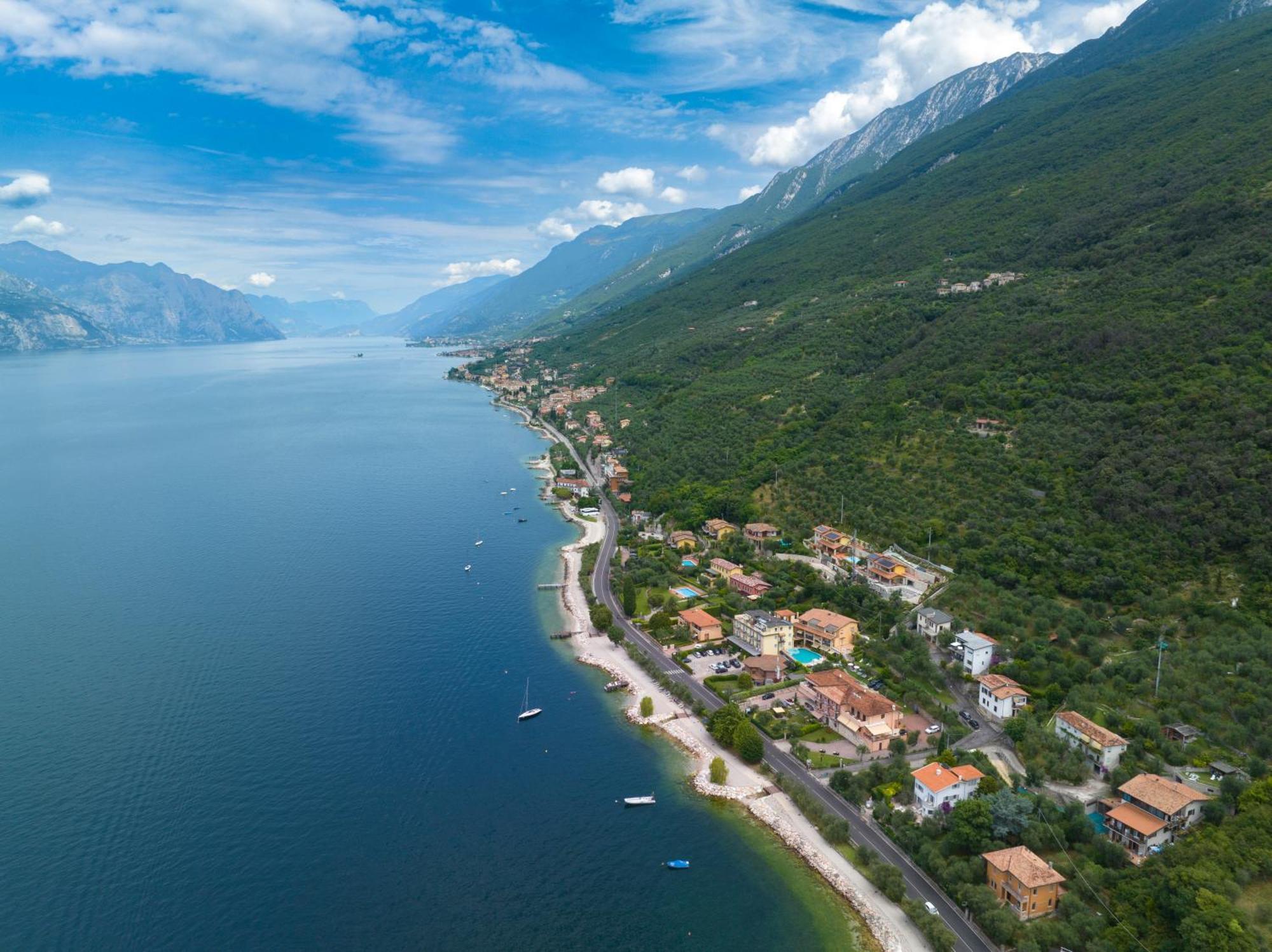 Penthouse Casa Alkea Masse Lake View Brenzone sul Garda Luaran gambar